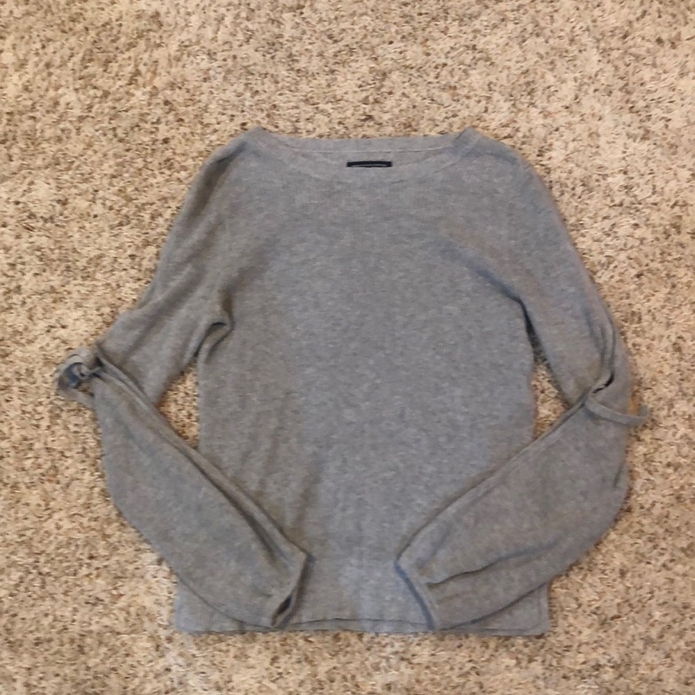 American Eagle gray sweater with cut out arms